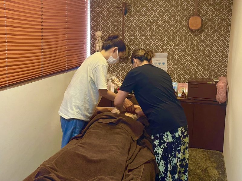 『TEKETEKE』のレッスン中です